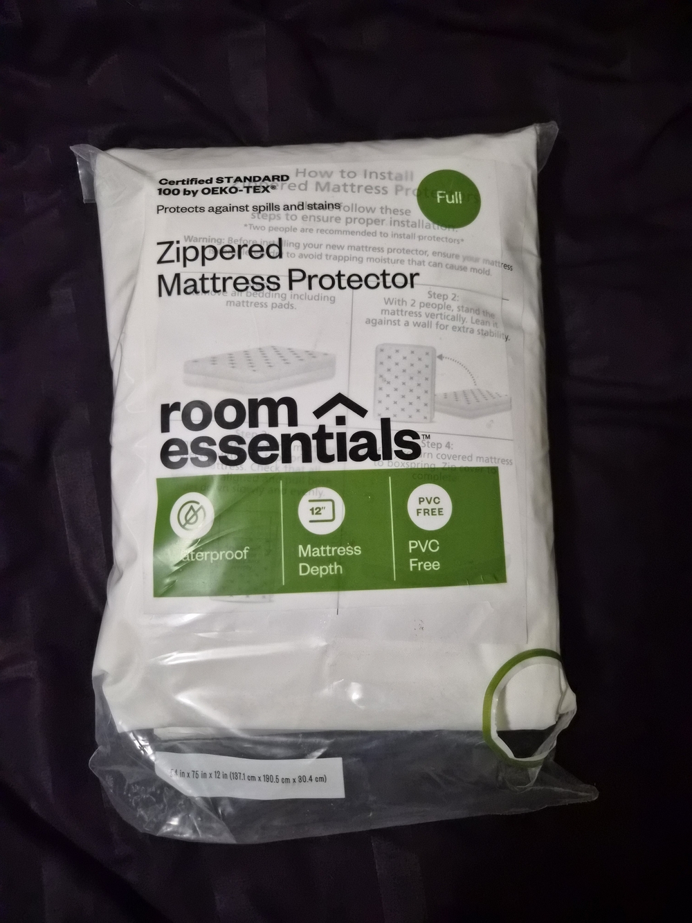 Room Essentials White Zippered Mattress Protector - Full